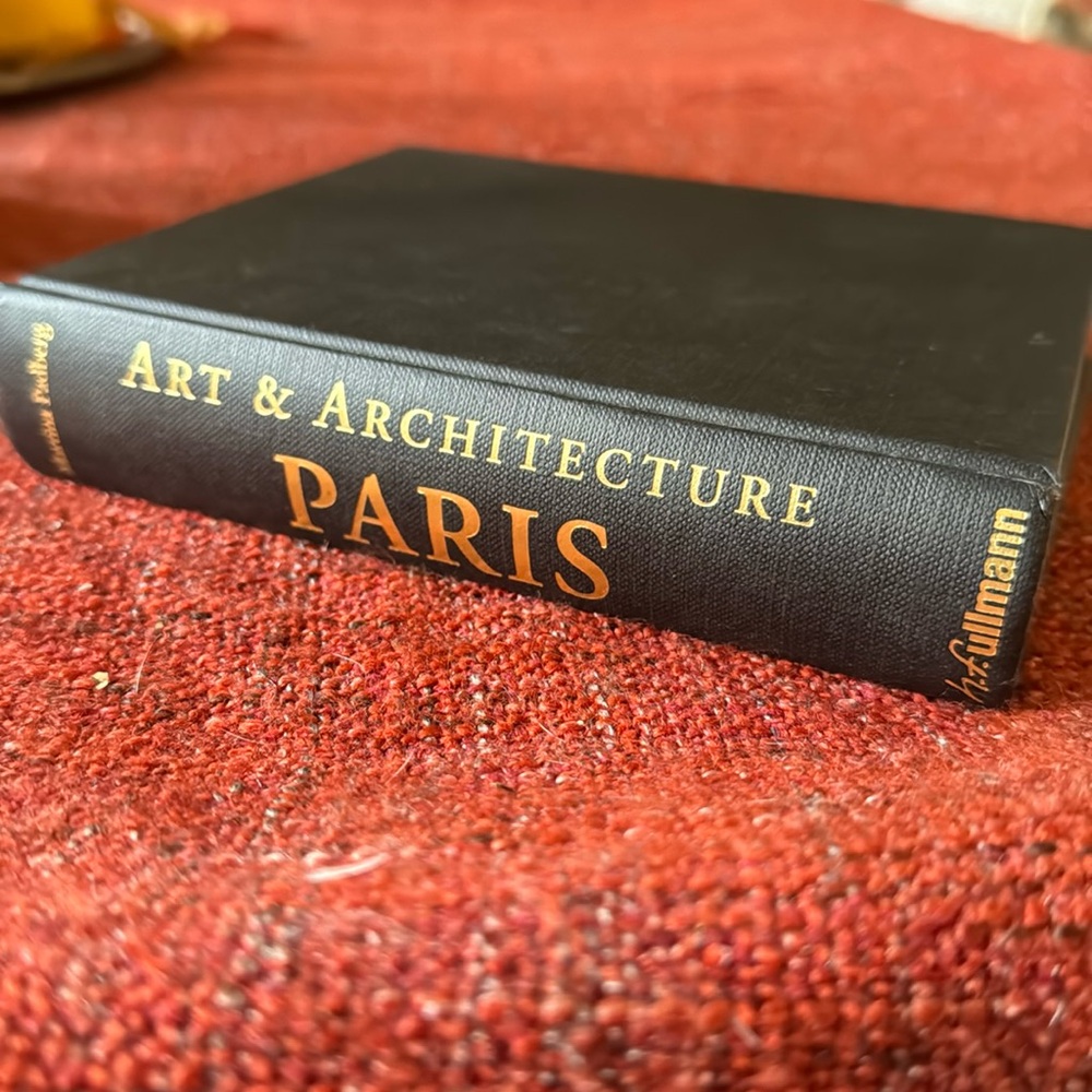 Paris Art & Architecture by Martina Padberg.